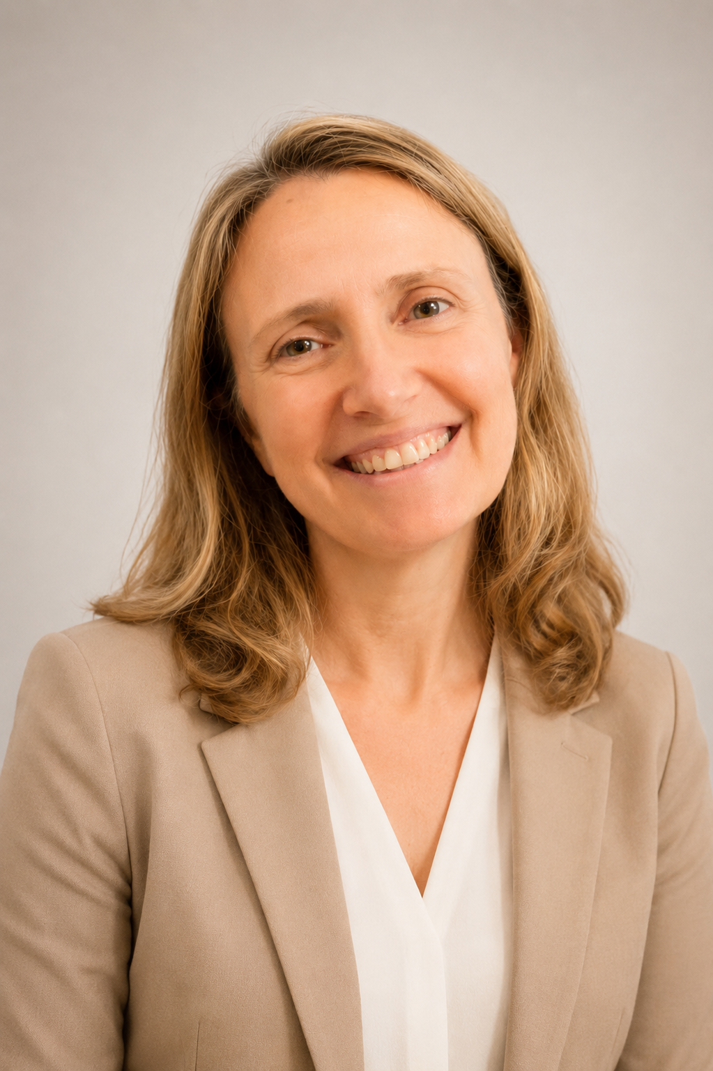 Elena Ballesteros, Gestión comercial y atención al cliente en Lishome